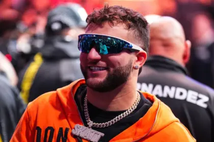 Skattebo de los Giants Responde a Críticas por Aparición en WWE con Lesión