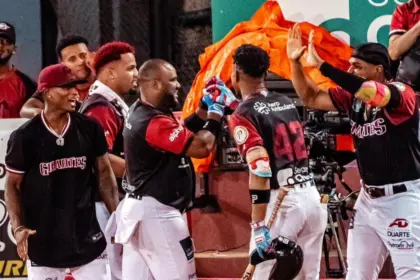 Gigantes del Cibao remontan a Estrellas con rally y ganan 5-2 en LIDOM