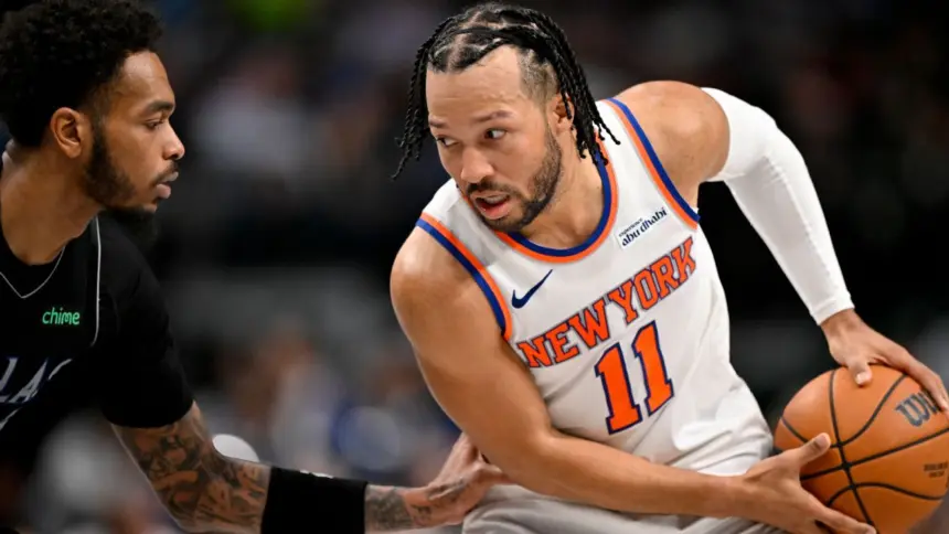 Brunson lidera a Knicks sobre Mavs en regreso triunfal con 28 puntos