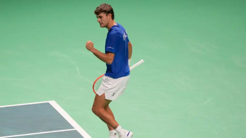 Cobolli y Berrettini impulsan a Italia a semifinales de Copa Davis