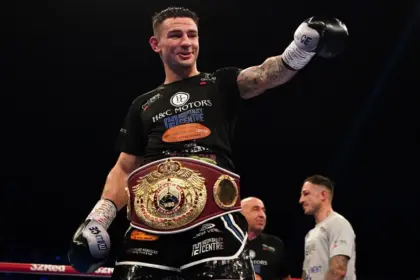 Noakes Confía en su Poderío Físico ante Mason por Título Ligero