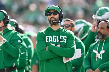 Nick Sirianni: ¿El Entrenador Más Cuestionado del Éxito en la NFL? Análisis Eagles