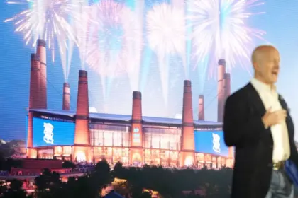 Brady y Bellingham Celebran Nuevo Estadio de Birmingham: Rumbo a la Grandeza