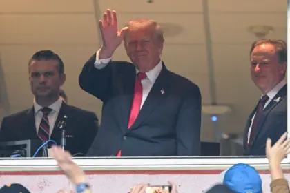 Toub de los Chiefs critica a Trump por sus opiniones sobre las patadas iniciales