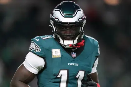 Brown Desafía Críticas: ¿Baja Nivel en Eagles? Reacciona con Saquon