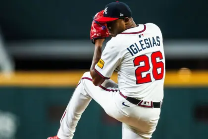 Braves aseguran a Iglesias y adquieren a Dubón, Guante de Oro