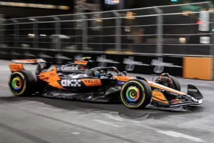 Norris Domina Libres 2 en Las Vegas: Bandera Roja Frena a Leclerc y Verstappen