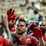 Leones y Gigantes: Dividen honores en doble jornada de béisbol en el Quisqueya