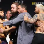 Tsarukyan Cabecea a Hooker en Tenso Pesaje Previo a UFC Qatar