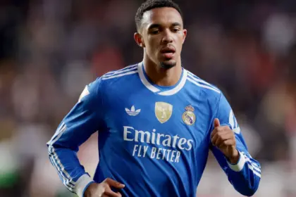 Alonso da esperanzas a Alexander-Arnold: Más opciones para el Real Madrid