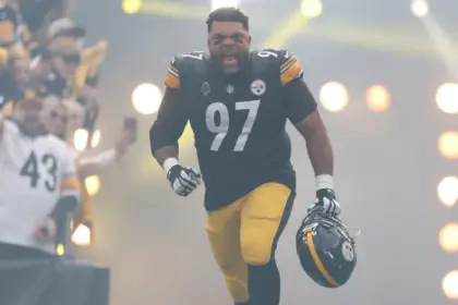 Steelers Refuerzan Defensa: Heyward y Slay Listos, Rodgers en Duda