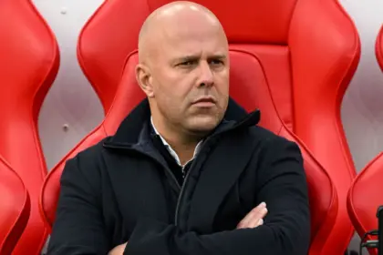 Redknapp pide paciencia al Liverpool tras derrota ante Forest; Van Dijk asume responsabilidad