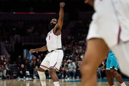 Harden Impone Récord Clippers con 55 Puntos ante Hornets