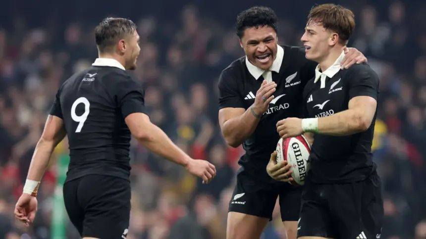 Goleada de All Blacks a Gales: Rogers anota triplete histórico, pero cae 52-26 1 Goleada de All Blacks a Gales: Rogers anota triplete histórico, pero cae 52-26
