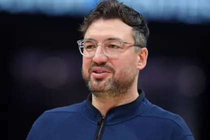 Liberty contrata a Chris DeMarco, asistente de Warriors, como nuevo DT