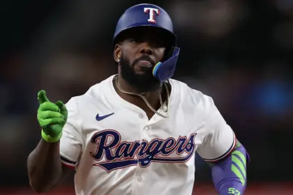 Rangers: Adolis García y Heim, entre los no renovados en MLB 11 Rangers: Adolis García y Heim, entre los no renovados en MLB