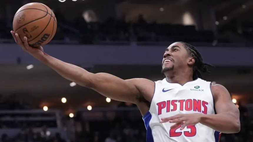Ivey Regresa Triunfal: Pistons Extienden Racha Histórica con 12 Victorias