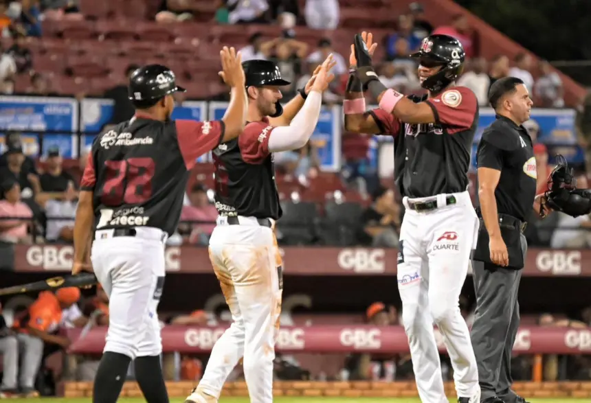 Gigantes Cibao aplastan a Toros: Ofensiva demoledora y ascenso en LIDOM