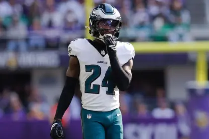 Mukuba, safety de Eagles, sufre fractura de tobillo: Baja sensible