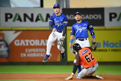 Licey frena racha y vence a Toros: Rally en el 7mo impulsa victoria 6-3