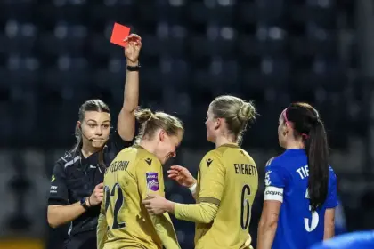 Ruesha Littlejohn de Crystal Palace, en riesgo de suspensión por llave al estilo WWE