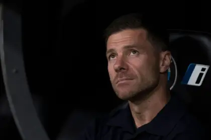 Xabi Alonso en la cuerda floja: Críticas y dudas en el Real Madrid.