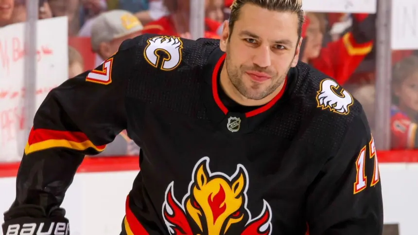 Lucic: Retorno a la NHL en Suspenso Tras Salida de los Blues