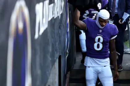 Lamar Jackson y sus lesiones: ¿Podrá jugar en el partido de Acción de Gracias?