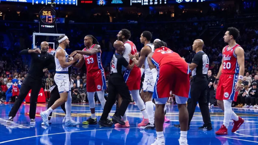 Suggs Expulsado y Bronca en Partido Magic vs. Sixers: Drama NBA