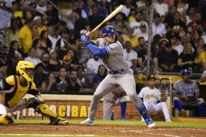 Senger lidera remontada: Licey vence a Águilas con doble decisivo