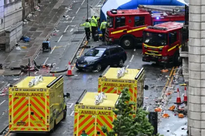Hombre se declara culpable tras atropello en desfile del Liverpool