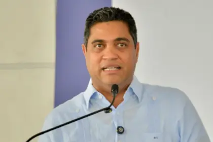 Kelvin Cruz inaugura multiuso en San Pedro de Macorís: 32 obras en su gestión