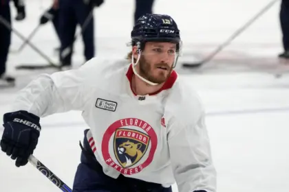 Tkachuk de Panthers: Patina, pero fecha de regreso incierta