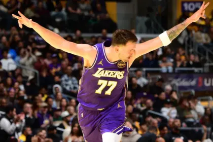 Doncic denuncia cancha resbaladiza tras victoria de Lakers sobre Clippers 15 Doncic denuncia cancha resbaladiza tras victoria de Lakers sobre Clippers