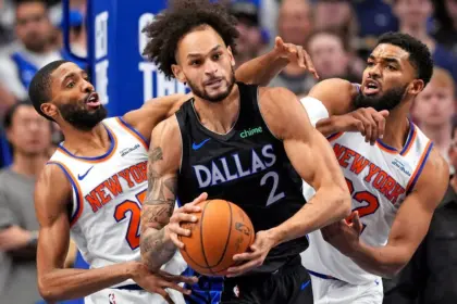 Lively de Mavs, baja al menos 3 juegos por lesión en el pie