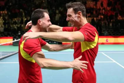 España a la Final de Copa Davis: Granollers y Martínez Definen el Pase 10 España a la Final de Copa Davis: Granollers y Martínez Definen el Pase