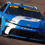 Hamlin consigue la pole en Phoenix: ¿Romperá la maldición en la final NASCAR?