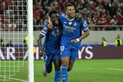 Mbappé Explota: 4 Goles del Francés Salvan al Real Madrid en Atenas (4-3)