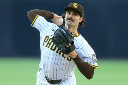 Dylan Cease a los Blue Jays: Firme por 7 años y $210M, refuerza la rotación