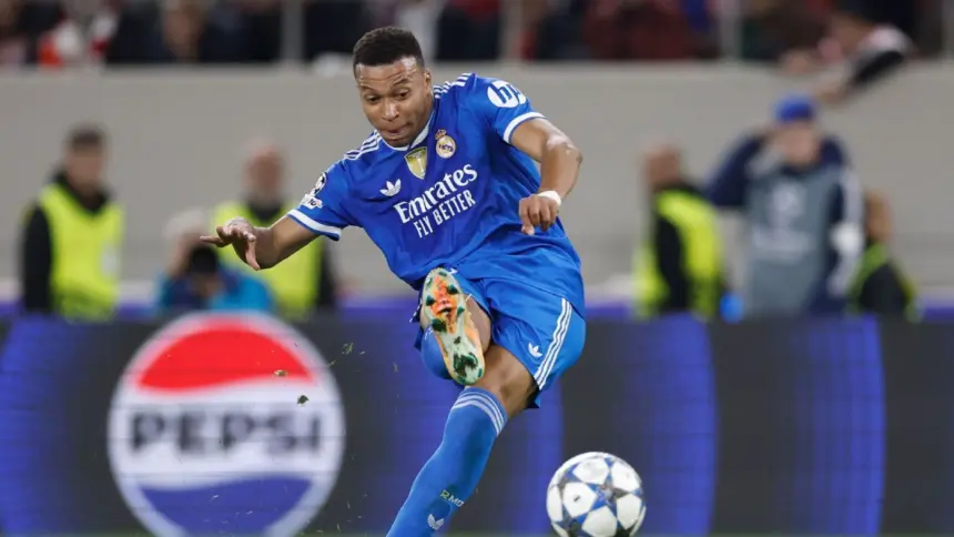 Mbappé y Madrid Blindan a Alonso tras Goleada en Champions