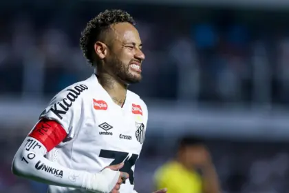 Neymar Forzado a Jugar con Dolor: Santos en Peligro de Descenso