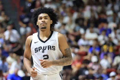 Harper regresa con los Spurs: Chispa y victoria clave en Portland