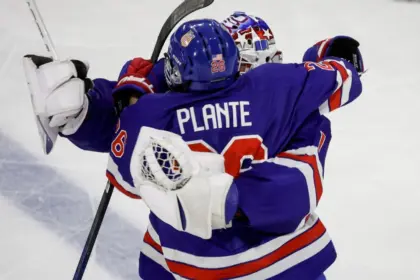 EE.UU. se impone a Canadá en el Prospects Challenge de Hockey, con Plante