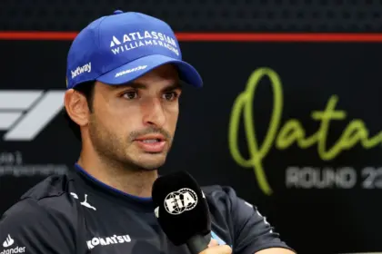 Sainz aboga por eliminar guías polémicas en F1: ¿Más libertad para los pilotos?