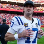Jones se Recupera: Jugará con los Colts a pesar de lesión en la fíbula.