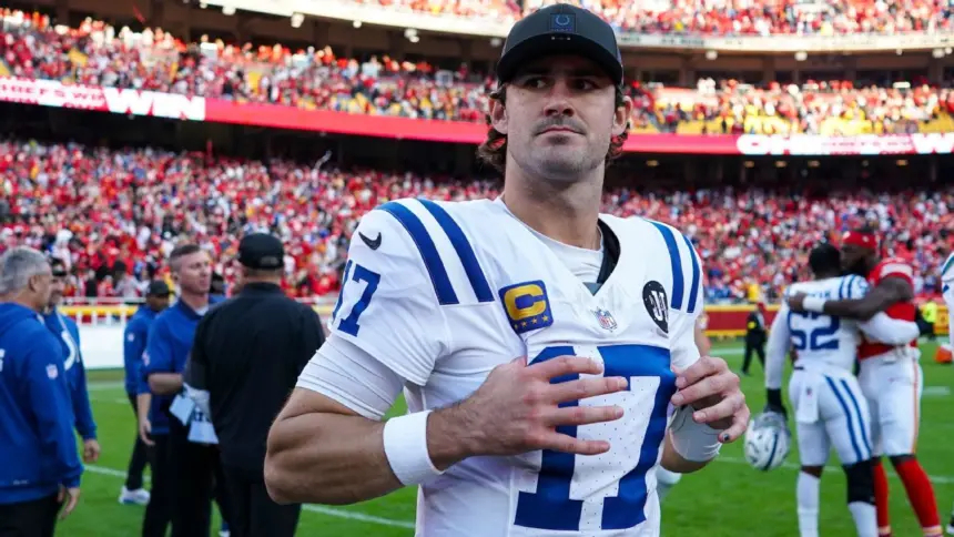 Jones se Recupera: Jugará con los Colts a pesar de lesión en la fíbula.