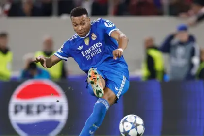 Mbappé y Madrid Blindan a Alonso tras Goleada en Champions