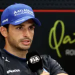 Sainz critica reglas F1: Pide más libertad y análisis de expilotos en decisiones