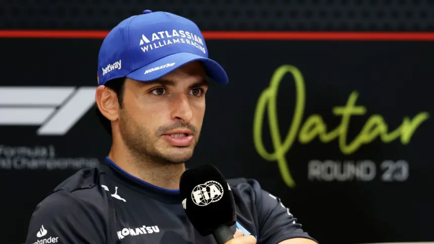 Sainz critica reglas F1: Pide más libertad y análisis de expilotos en decisiones