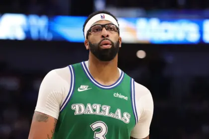 Davis regresa: Mavericks vs Lakers, duelo clave con el ex-equipo